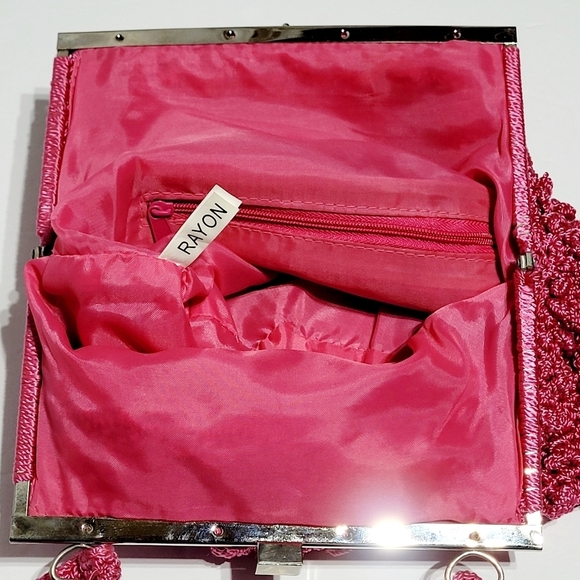 Vintage Vibrant Pink Crocheted Popcorn/Bubble Purse with Silver Clasp Closure. - Picture 6 of 10